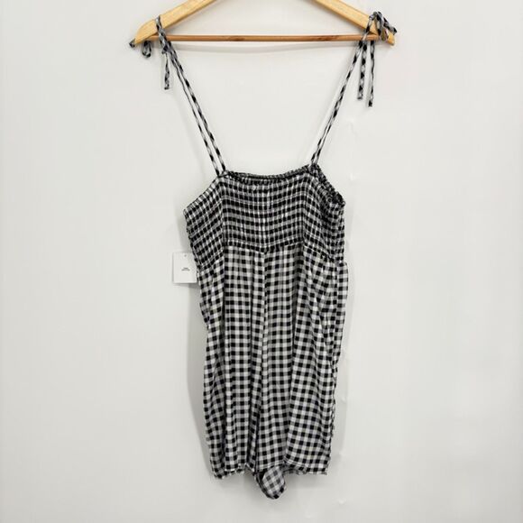 NWT Urban Outfitter Out from Under Izzy Smocked Gingham Romper, Sz Med, Vacation - Picture 4 of 11